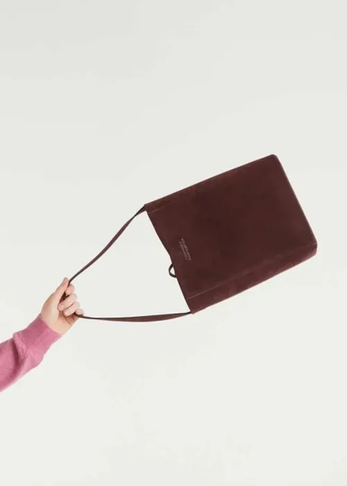 Bolso de hombro marrón