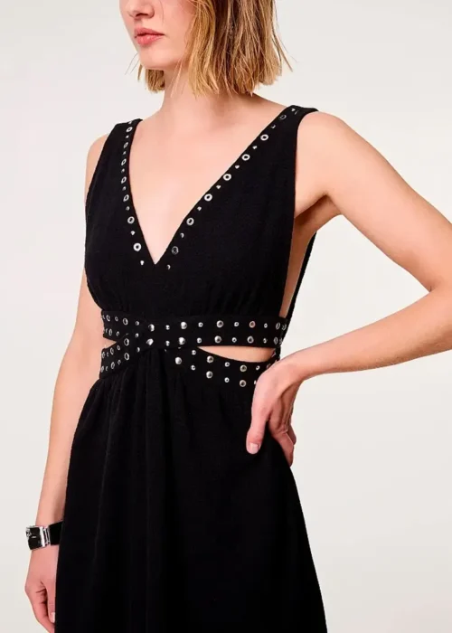 Vestido negro cut out